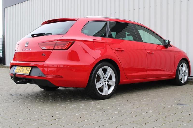 Occasion Seat Leon ST Business 150 PK (110 kW) 2020 Rood Stationwagen