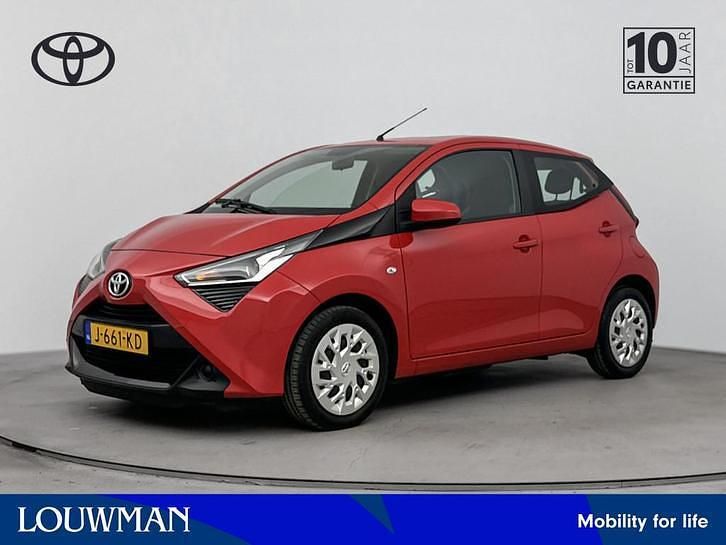 Rood Gebruikt 2020 Toyota Aygo X-play Hatchback | € 12.500 (Eerlijke prijs) - Afbeelding 1/4