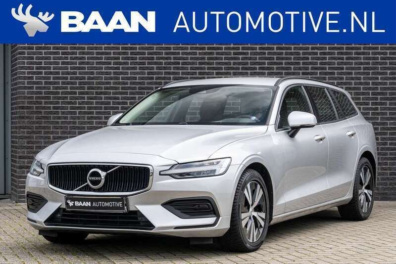 Grijs, metallic lak Gebruikt 2020 Volvo V60 Momentum Stationwagen | € 24.000 (Super prijs) - Afbeelding 1/4