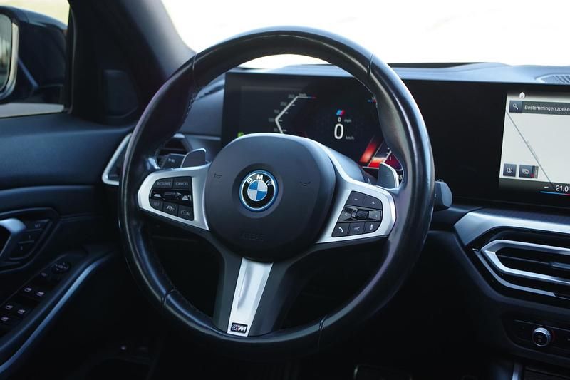 Occasion BMW 330e Executive 294 PK (216 kW) 2023 Zwart (metallic) Stationwagen