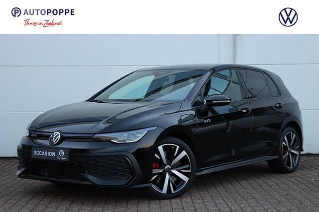 Zwart Occasion 2025 VW Golf VIII GTE Hatchback | € 39.750 (Super prijs) - Afbeelding 1/4