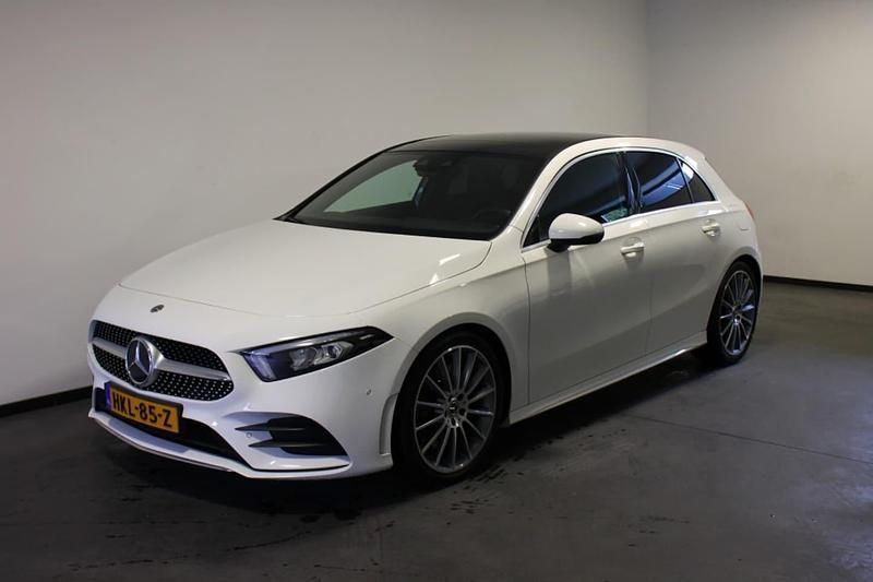 Wit Gebruikt 2018 Mercedes A250 Premium Plus Hatchback | € 26.900 (Eerlijke prijs) - Afbeelding 1/4
