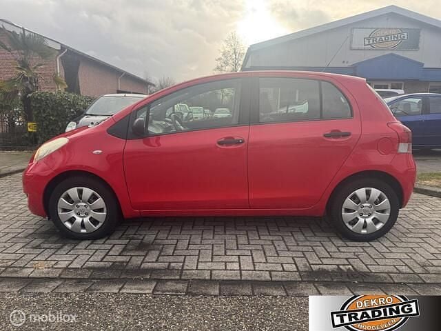 Occasion Toyota Yaris Cool 69 PK (50 kW) 2009 Rood Hatchback