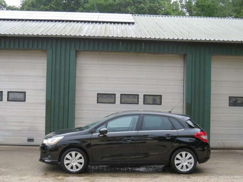 Zwart Gebruikt 2011 Citroën C4 Tendance Hatchback | € 4.950 (Eerlijke prijs) - Afbeelding 1/4