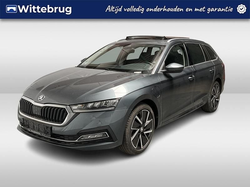 Grijs Gebruikt 2021 Skoda Octavia Style Stationwagen | € 28.450 (Eerlijke prijs) - Afbeelding 1/2