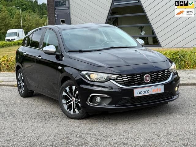Zwart Gebruikt 2020 Fiat Tipo Mirror Hatchback | € 12.850 (Eerlijke prijs) - Afbeelding 1/4