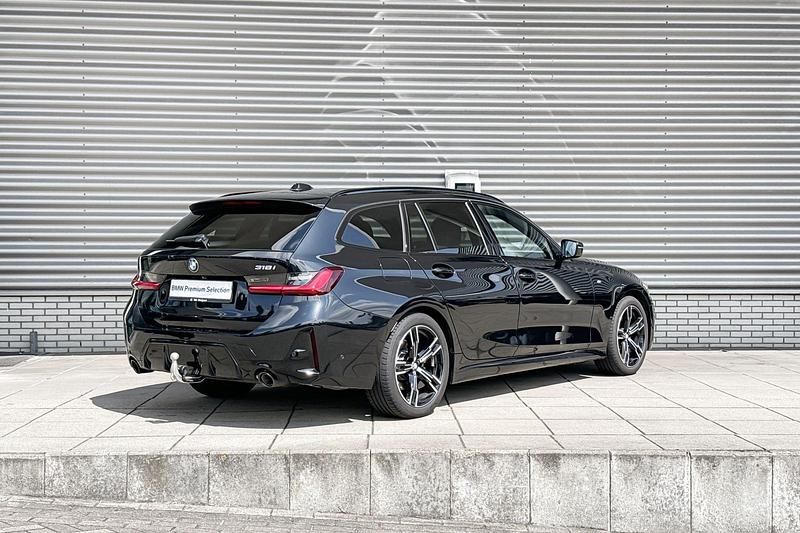 Occasion BMW 318 Comfort Edition 156 PK (114 kW) 2025 Saphirschwarz metallic (zwart metallic) Stationwagen