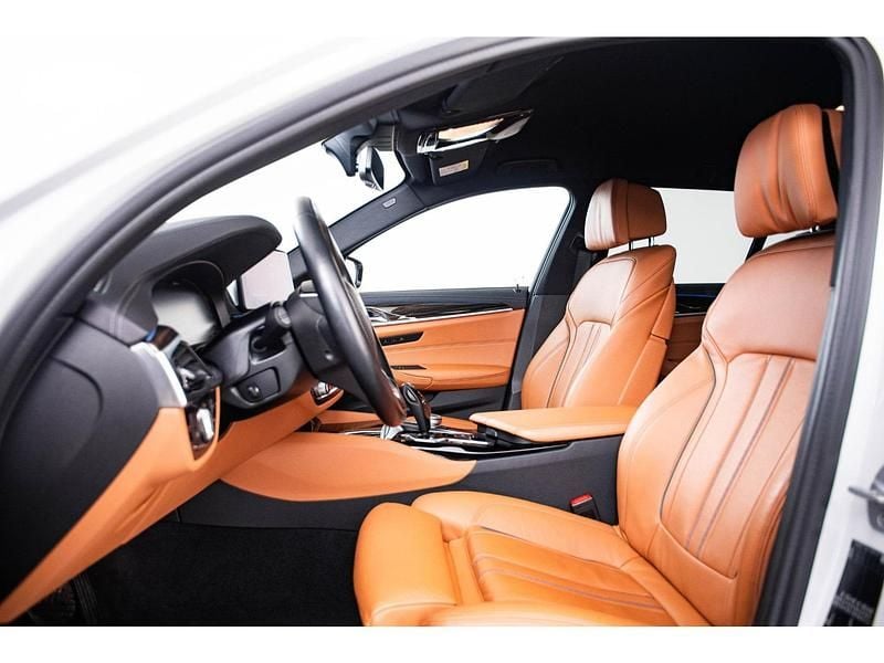 Occasion BMW 530 Luxury Line 293 PK (215 kW) 2021 Wit Stationwagen