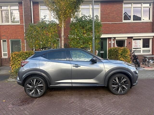 Grijs Gebruikt 2021 Nissan Juke SUV | € 19.888 (Eerlijke prijs) - Afbeelding 1/4