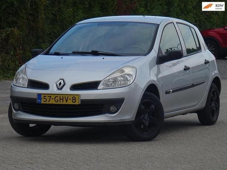 Grijs Gebruikt 2008 Renault Clio R.S. Hatchback | € 2.499 (Eerlijke prijs) - Afbeelding 1/4