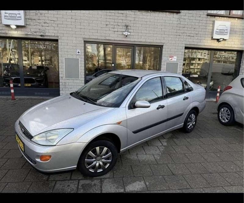 Gebruikt 2000 Ford Focus Sedan | € 2.500 (Eerlijke prijs) - Afbeelding 1/4