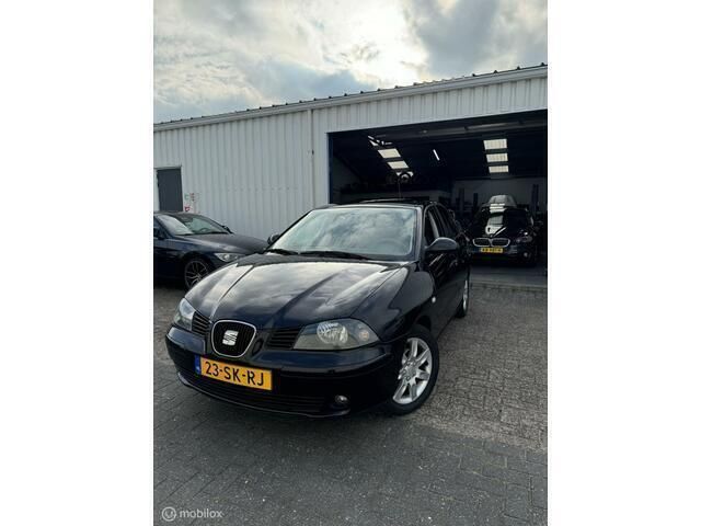 Zwart Gebruikt 2006 Seat Ibiza Hatchback | € 1.800 (Eerlijke prijs) - Afbeelding 1/4