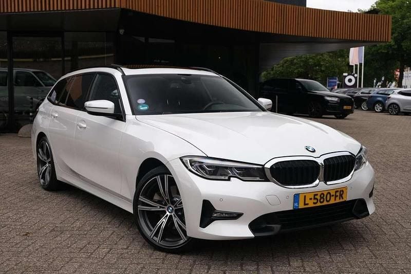 Occasion BMW 320e M Sport 163 PK (119 kW) 2021 Wit, metallic lak Stationwagen
