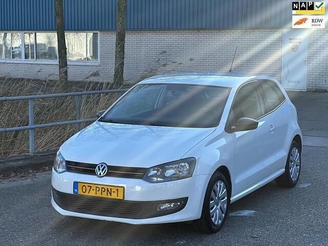 Wit Gebruikt 2011 VW Polo Hatchback | € 7.950 (Eerlijke prijs) - Afbeelding 1/4