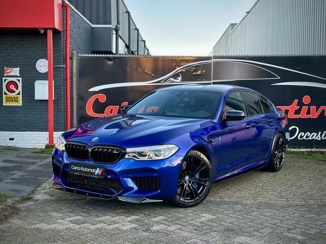 Blauw / marina bay blau metallic (c1k) Gebruikt 2019 BMW M5 M Performance Sedan | € 72.950 (Eerlijke prijs) - Afbeelding 1/4