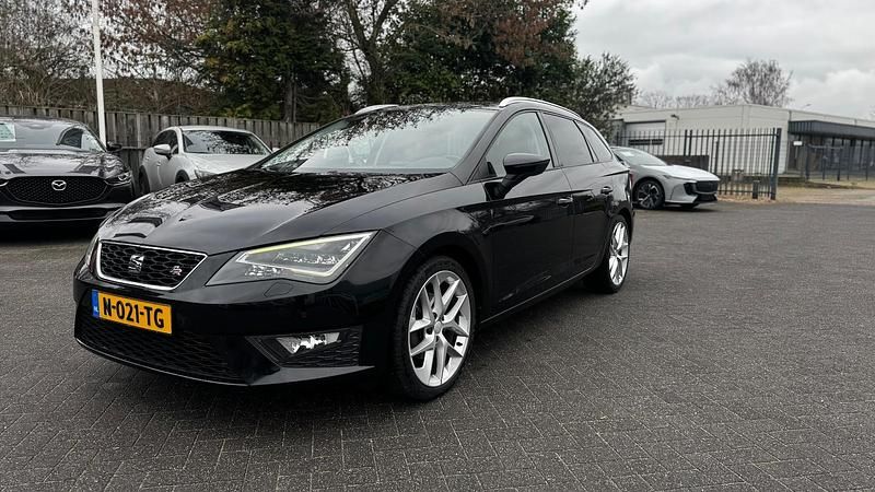 Zwart Occasion 2015 Seat Leon ST FR Stationwagen | € 10.999 (Eerlijke prijs) - Afbeelding 1/4