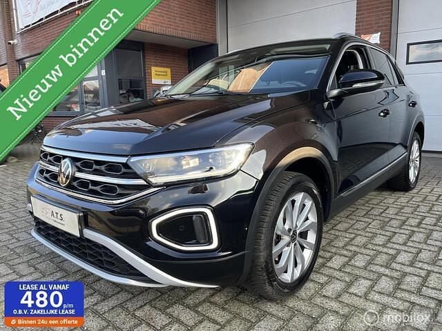 Zwart Occasion 2024 VW T-Roc Edition SUV | € 29.950 (Super prijs) - Afbeelding 1/4