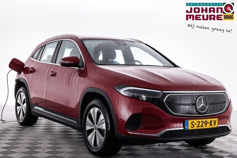 Rood Gebruikt 2023 Mercedes EQA250 Business SUV | € 33.900 (Goede deal) - Afbeelding 1/4