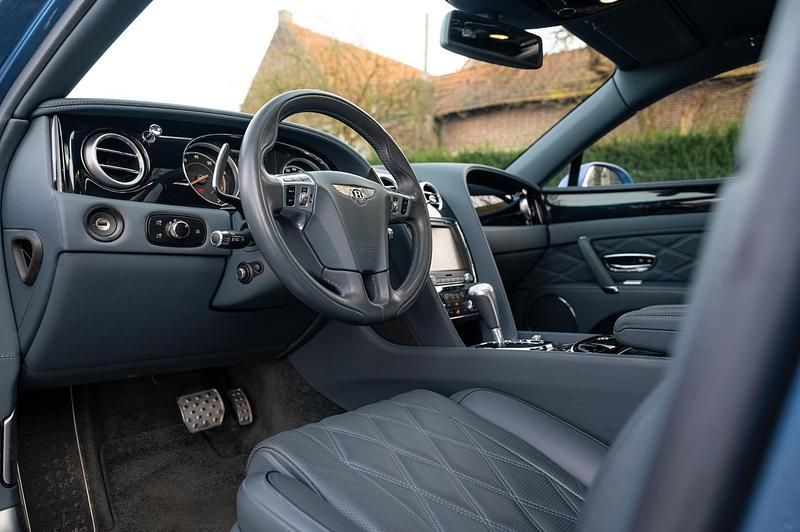 Occasion Bentley Flying Spur 2021 Blauw Sedan