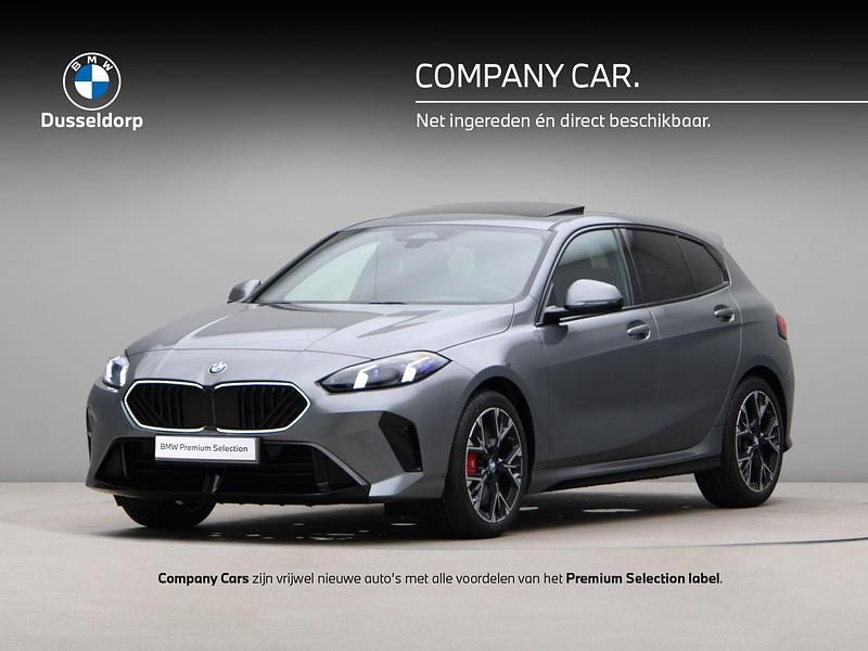 Grijs Occasion 2025 BMW 120 M Sport Hatchback | € 57.482 - Afbeelding 1/4