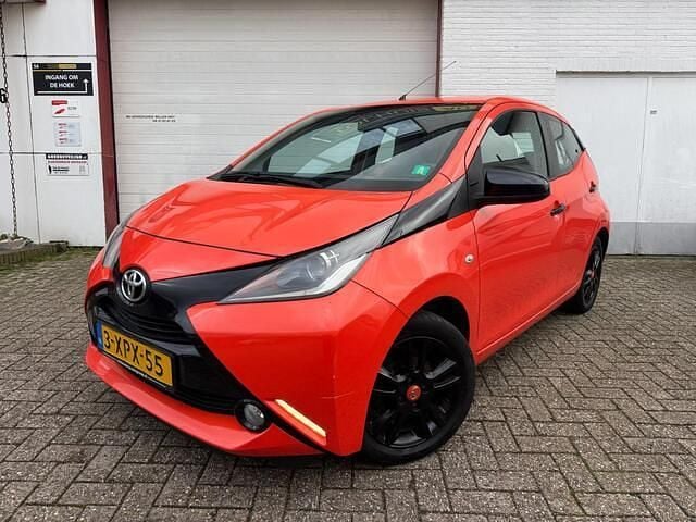 Occasion Toyota Aygo X-cite 69 PK (50 kW) 2014 Oranje Hatchback