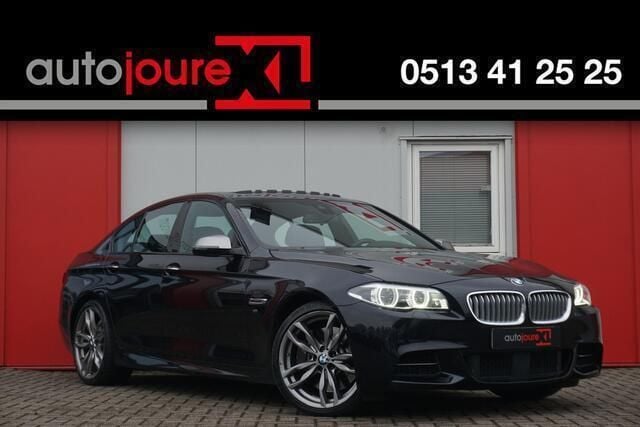 Zwart Gebruikt 2016 BMW M550 M Sport Sedan | € 26.749 (Iets duurder) - Afbeelding 1/4