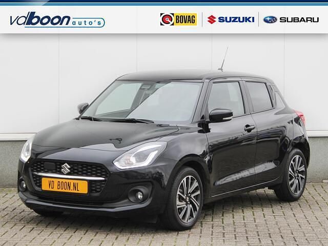 Zwart Gebruikt 2022 Suzuki Swift Style Hatchback | € 17.950 (Eerlijke prijs) - Afbeelding 1/4