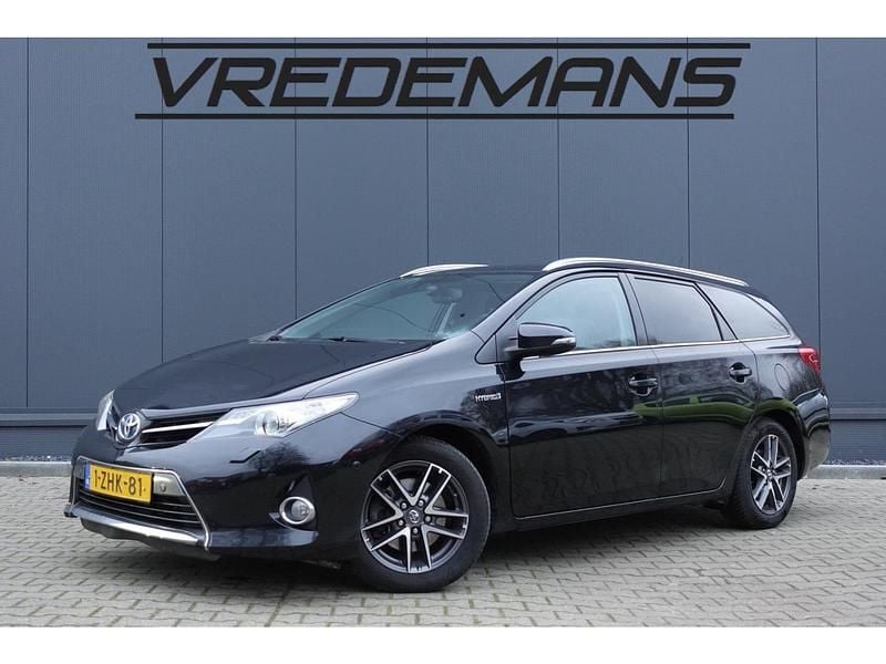Zwart Occasion 2015 Toyota Auris Stationwagen | € 8.450 (Goede deal) - Afbeelding 1/4