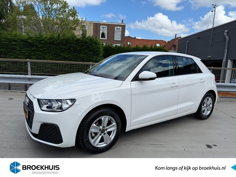 Wit Gebruikt 2023 Audi A1 Proline Hatchback | € 25.995 (Eerlijke prijs) - Afbeelding 1/4