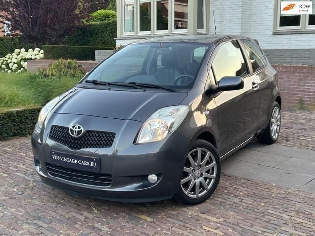 Grijs Gebruikt 2008 Toyota Yaris Sol Hatchback | € 2.465 (Super prijs) - Afbeelding 1/4