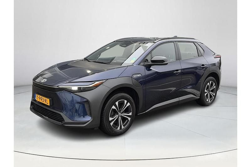 Blauw Occasion 2023 Toyota bZ4X Business Edition SUV | € 27.900 - Afbeelding 1/1