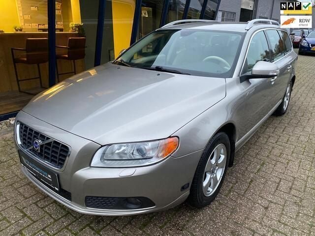 Bruin Gebruikt 2008 Volvo V70 Summum Stationwagen | € 12.644 (Eerlijke prijs) - Afbeelding 1/4