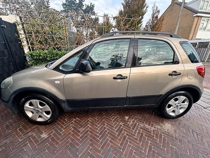 Occasion 2008 Fiat Sedici SUV | € 3.000 (Goede deal) - Afbeelding 1/4