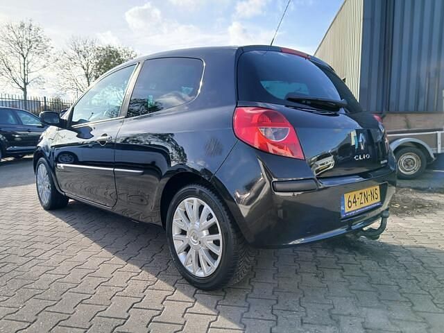 Occasion Renault Clio II 98 PK (72 kW) 2008 Zwart (metallic) Hatchback