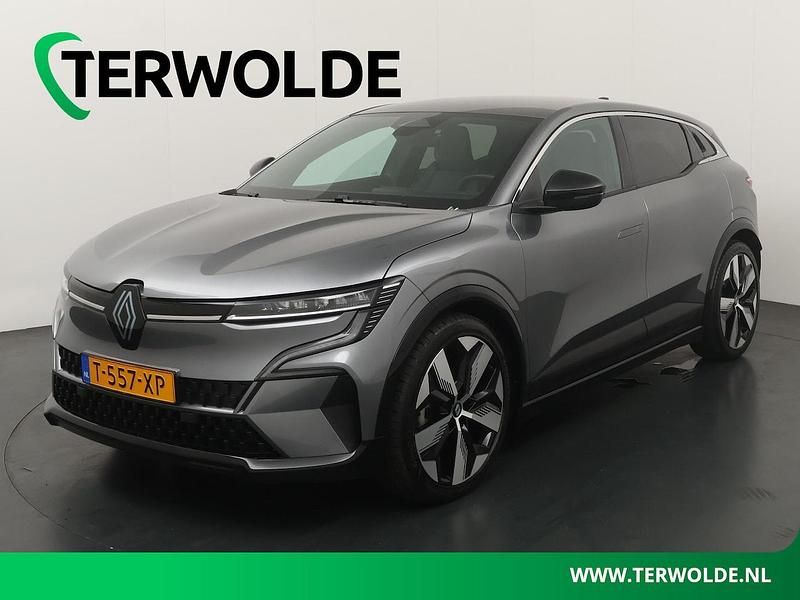 Grijs Gebruikt 2023 Renault Mégane IV Techno Hatchback | € 25.945 - Afbeelding 1/4