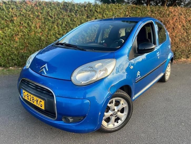 Blauw (metallic) Occasion 2010 Citroën C1 Hatchback | € 1.888 (Goede deal) - Afbeelding 1/4