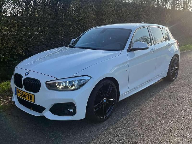 Wit Gebruikt 2017 BMW 116 Hatchback | € 13.499 (Eerlijke prijs) - Afbeelding 1/4