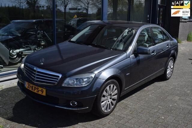 Grijs Gebruikt 2010 Mercedes C180 Business Sedan | € 8.950 (Eerlijke prijs) - Afbeelding 1/4