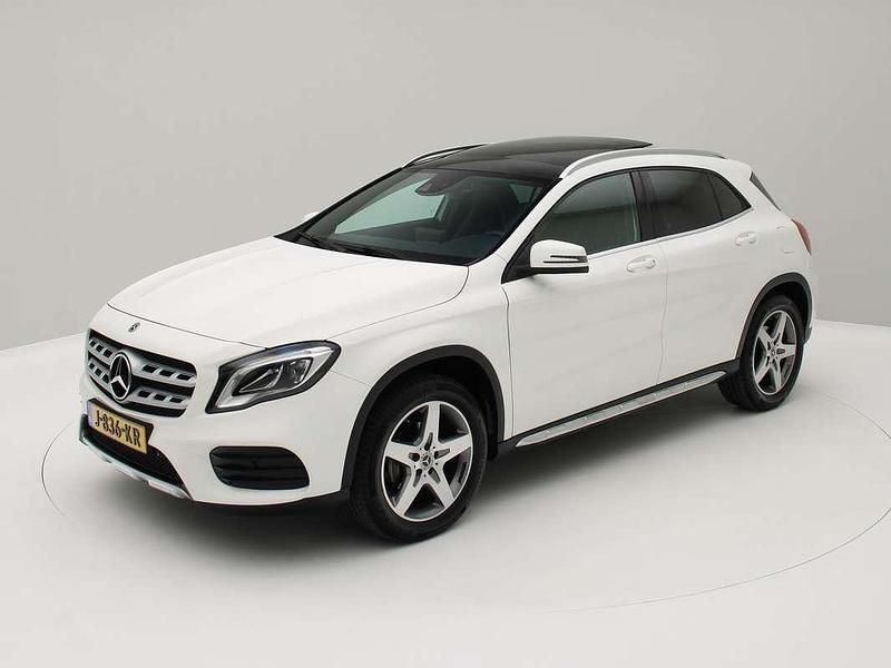 Wit Gebruikt 2020 Mercedes GLA200 AMG line SUV | € 26.850 (Eerlijke prijs) - Afbeelding 1/3