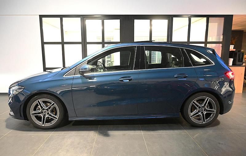 Occasion Mercedes B200 Business 163 PK (119 kW) 2019 Blauw MPV