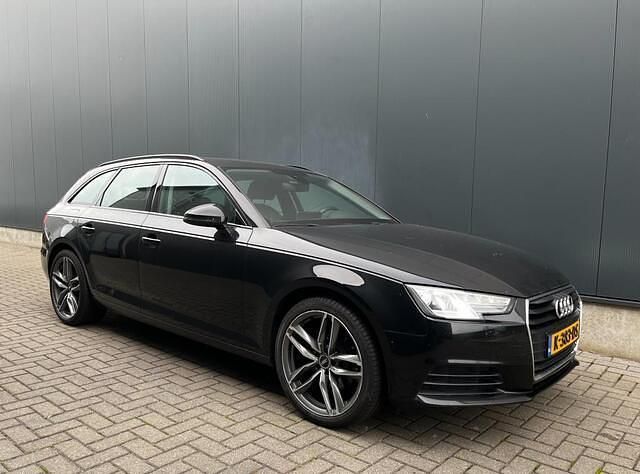 Zwart Gebruikt 2016 Audi A4 Stationwagen | € 10.650 - Afbeelding 1/4