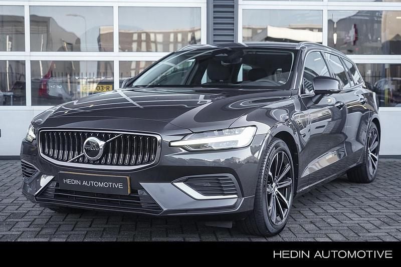 Grijs Occasion 2024 Volvo V60 Core Stationwagen | € 36.995 (Super prijs) - Afbeelding 1/4