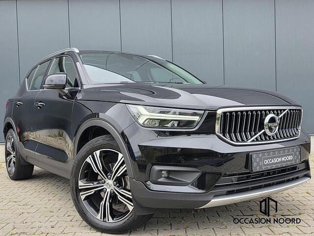 Zwart Gebruikt 2021 Volvo XC40 SUV | € 29.985 (Eerlijke prijs) - Afbeelding 1/4