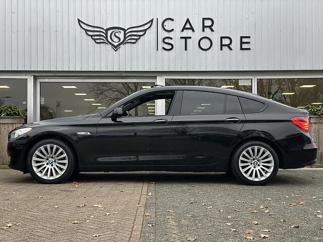 Occasion BMW 550 Executive 409 PK (300 kW) 2011 Zwart Hatchback