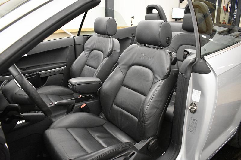 Occasion Audi A3 Cabriolet S-Line 105 PK (77 kW) 2013 Grijs, metallic lak Cabriolet