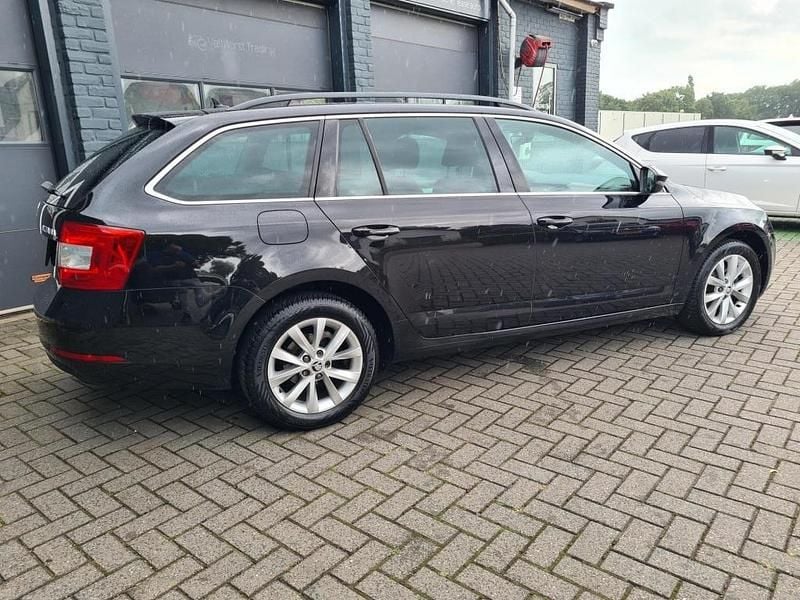 Occasion Skoda Octavia 116 PK (85 kW) 2020 Zwart Stationwagen