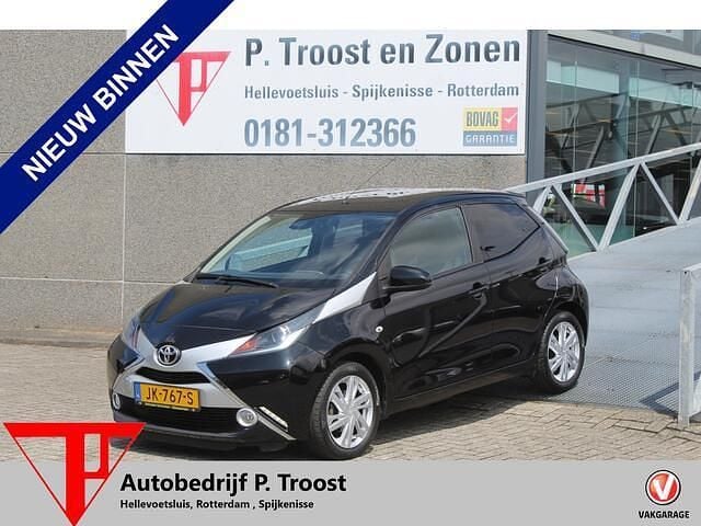 Zwart Gebruikt 2016 Toyota Aygo Sport Hatchback | € 9.950 (Eerlijke prijs) - Afbeelding 1/4