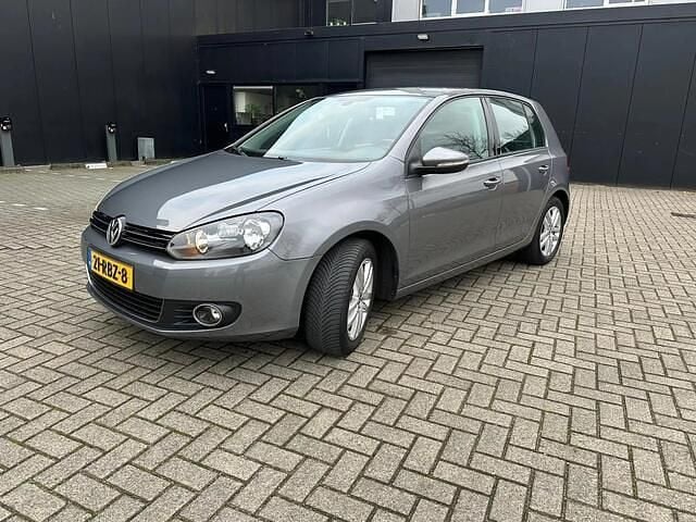Grijs Gebruikt 2011 VW Golf VI Highline Hatchback | € 4.495 (Eerlijke prijs) - Afbeelding 1/4