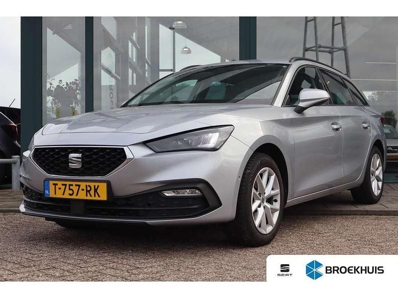 Grijs Gebruikt 2023 Seat Leon Business Stationwagen | € 23.900 (Eerlijke prijs) - Afbeelding 1/4
