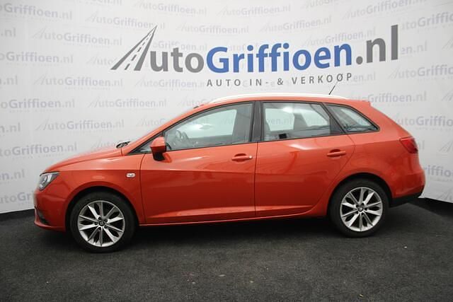 Occasion Seat Ibiza ST CONNECT 97 PK (71 kW) 2016 Rood Stationwagen